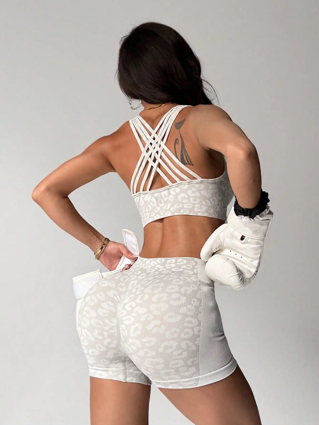 High waisted and belly hugging leopard print yoga set for women, lifting hips and tight fitting for external wear, running peach